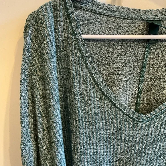 Wild Fable Green V-Neck Sweater - Picture 2 of 7